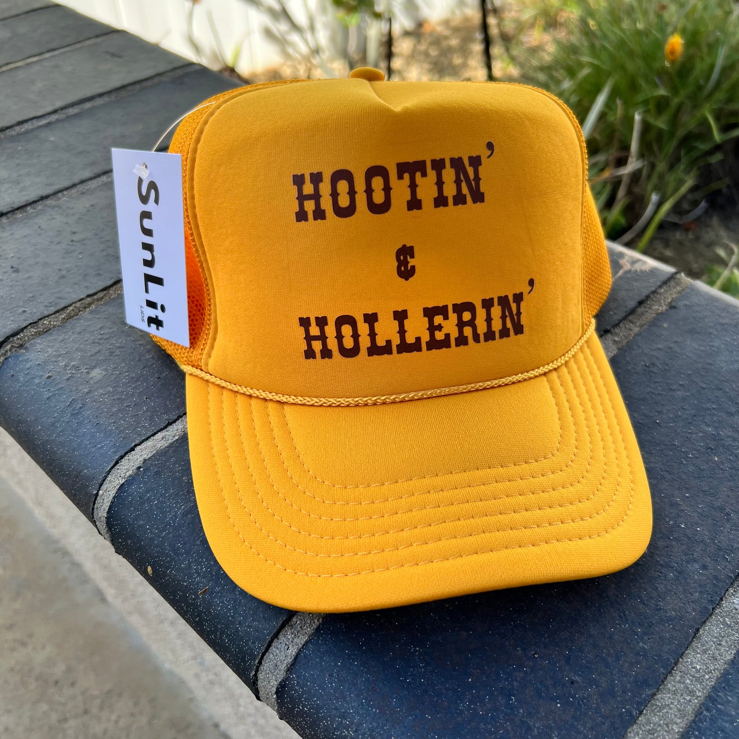 Hootin’ & Hollerin’ Trucker